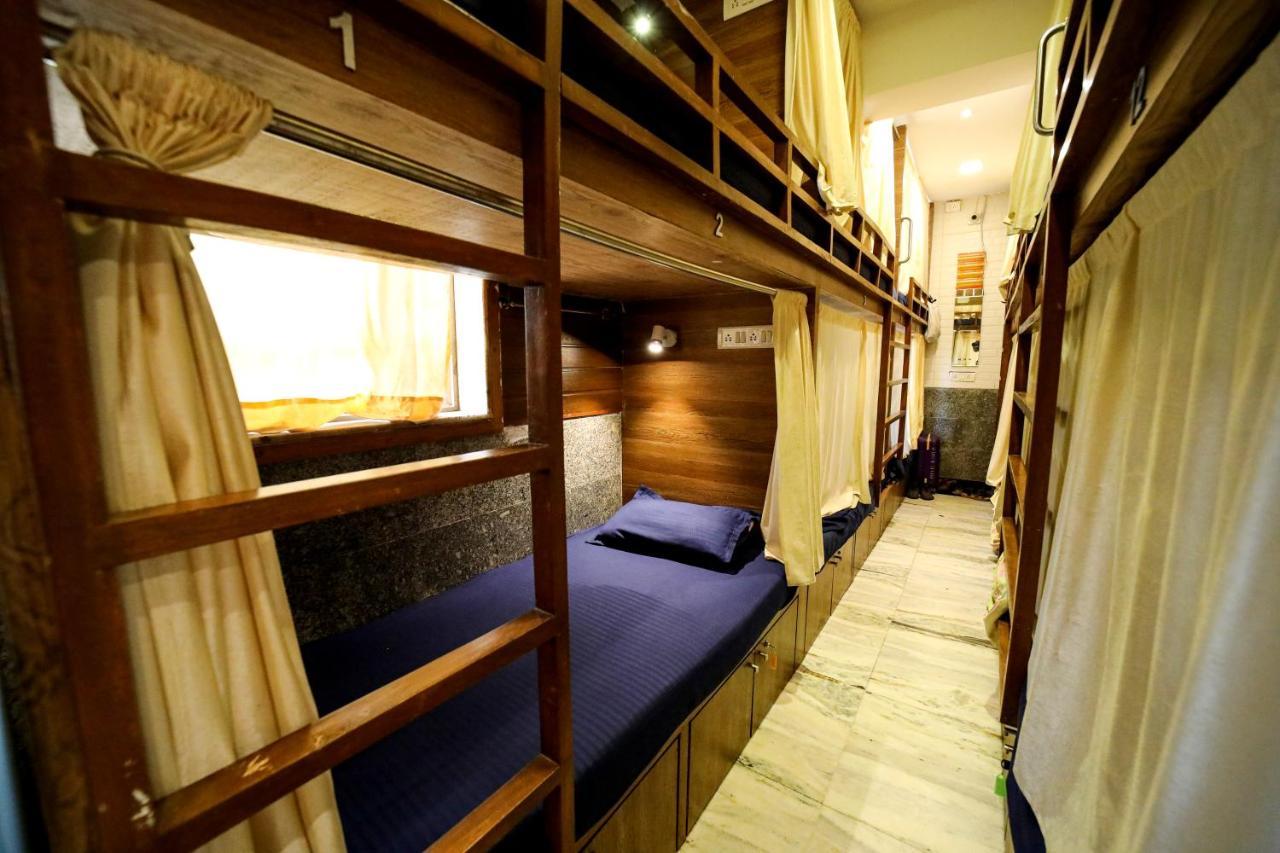 Maple Social Hubz-Hostel มุมไบ ภายนอก รูปภาพ